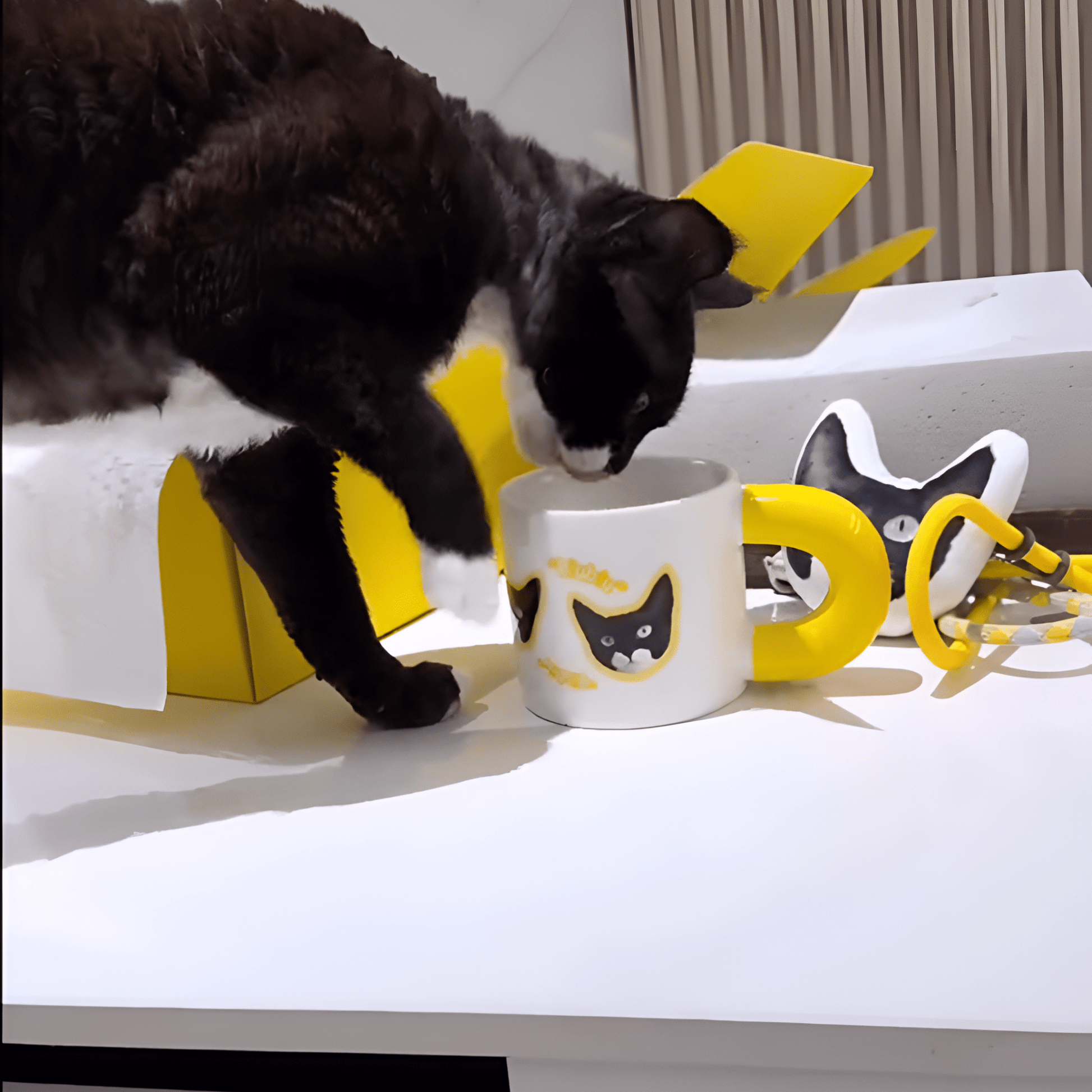 Personalized Pawsome Ceramic Cup - Dog and Cat Lovers' Insulated Home Coffee/Tea Mug with Handle - OOOMG